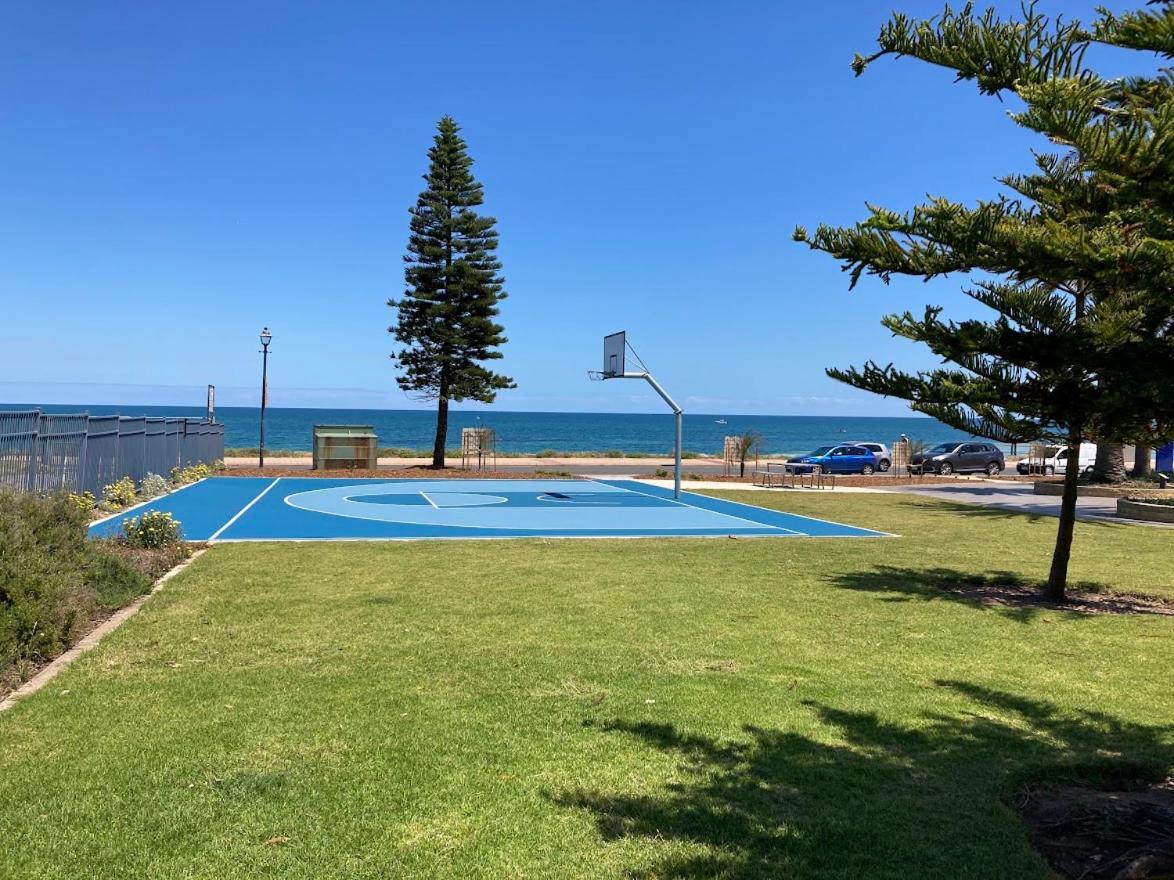 Irene'S Seaside Villa Somerton Park Esterno foto